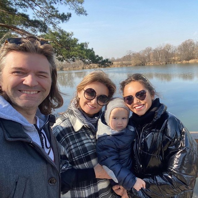 Стефания Маликова призналась, что узнала о младшем брате за пять дней до его рождения 
