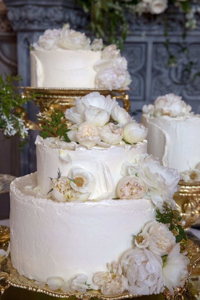 Кондитеры рассказали, как создавался свадебный торт для принца Гарри и Меган Маркл