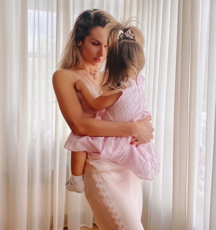 Светлана Лобода поделилась редкими снимками младшей дочери в её день рождения