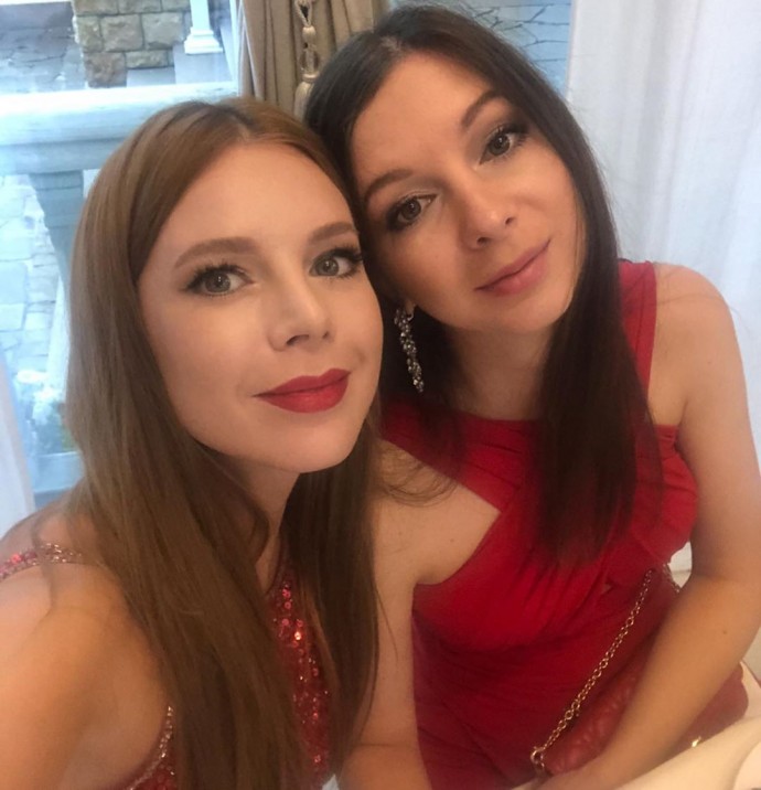 Наталья Подольская показала свою сестру-двойняшку