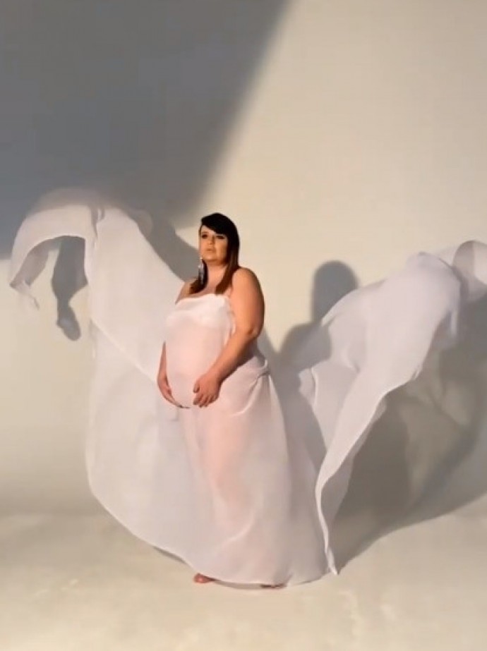 Саша Черно показала интимные снимки своей беременности и рассказала, сколько она теперь весит