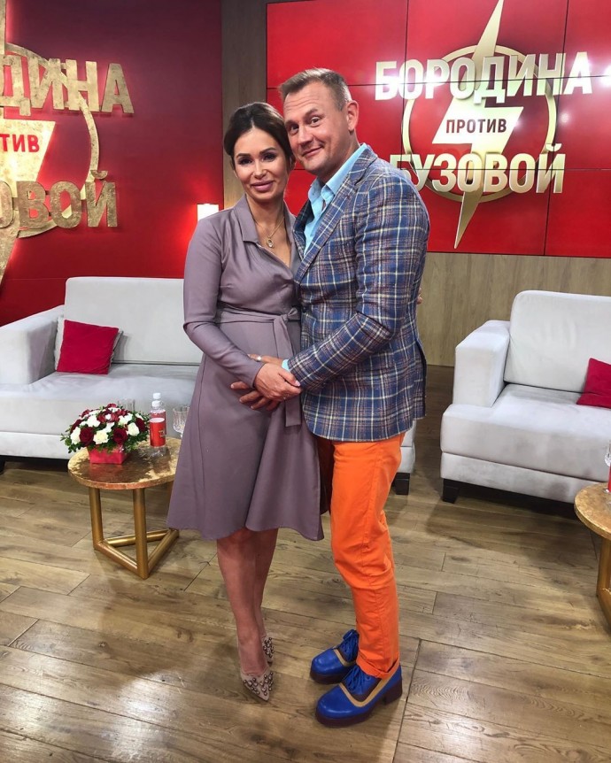 Степан Меньщиков и его беременная возлюбленная подали заявление в ЗАГС