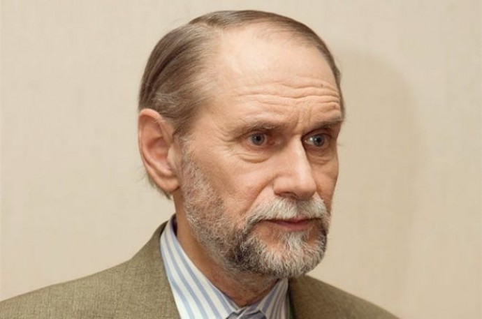 Виктор Коклюшкин нашел способ замять конфликт с Евгением Петросяном, но тот отказывается от разговора Виктор Коклюшкин нашел способ замять конфликт с Евгением Петросяном, но тот отказывается от разговора