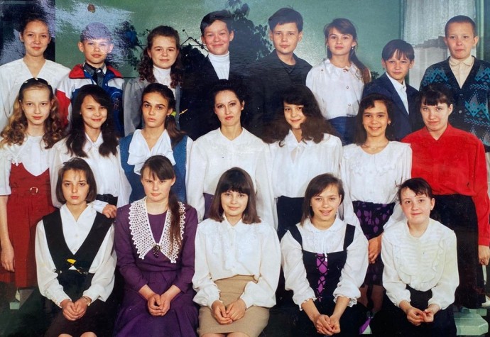 Школьные фото Алёны Водонаевой подтвердили, что в юности она была "горячей штучкой"