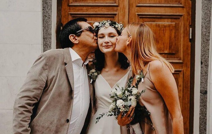 Любовь Толкалина поделилась снимками со свадьбы дочери
