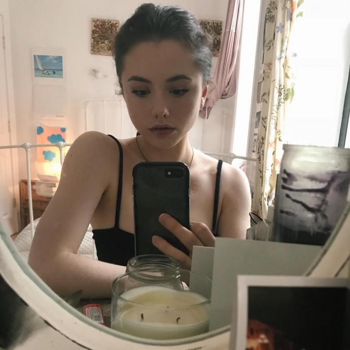 Юная дочь Кейт Бекинсейл полностью разделась и опубликовала фото своего тела в Stories