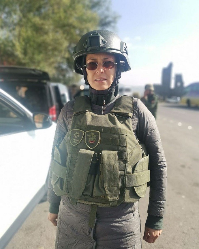 Юлия Чичерина попала под обстрел в Нагорном Карабахе Юлия Чичерина попала под обстрел в Нагорном Карабахе