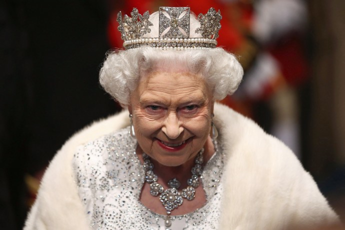 Королева Елизавета II срочно вызвала принца Гарри в Великобританию без Меган Маркл