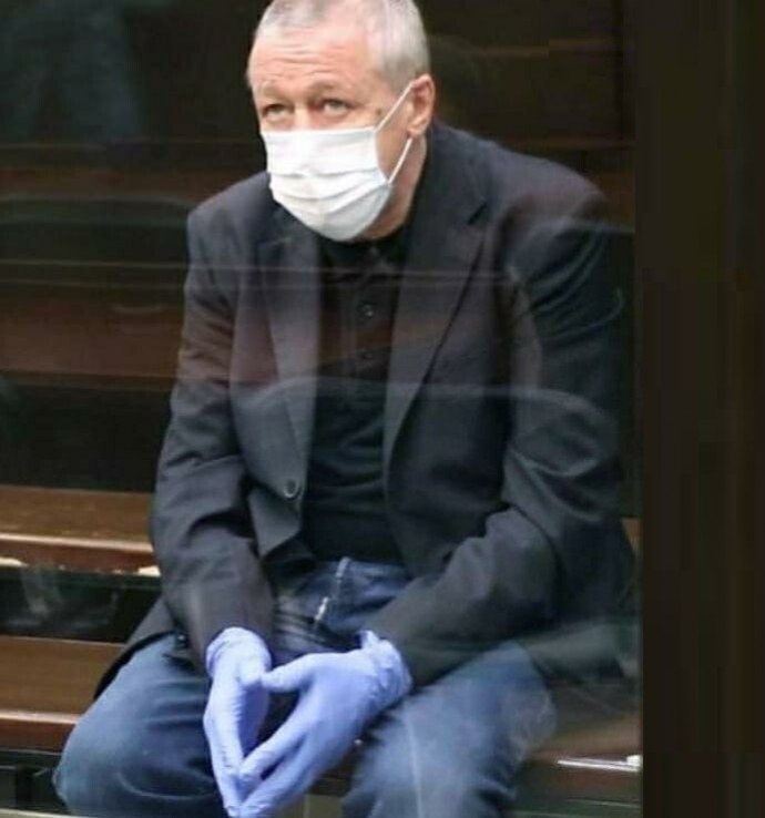Михаил Ефремов нашел способ избежать колонии, но лишился доступа к своим деньгам Михаил Ефремов нашел способ избежать колонии, но лишился доступа к своим деньгам