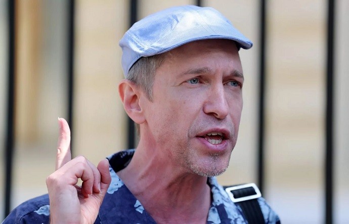 Первый канал подал в суд на Станислава Садальского и Сергея Соседова Первый канал подал в суд на Станислава Садальского и Сергея Соседова