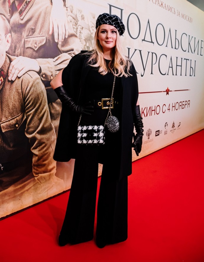 Рейтинг дня: Мария Кожевникова в образе парижанки посетила премьеру фильма