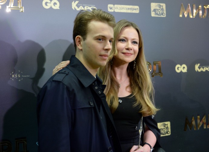 47-летняя Мария Миронова показала лицо годовалого сына