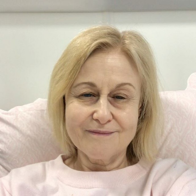 "Я жива, я в больнице": Дарья Донцова рассказала о своем самочувствии