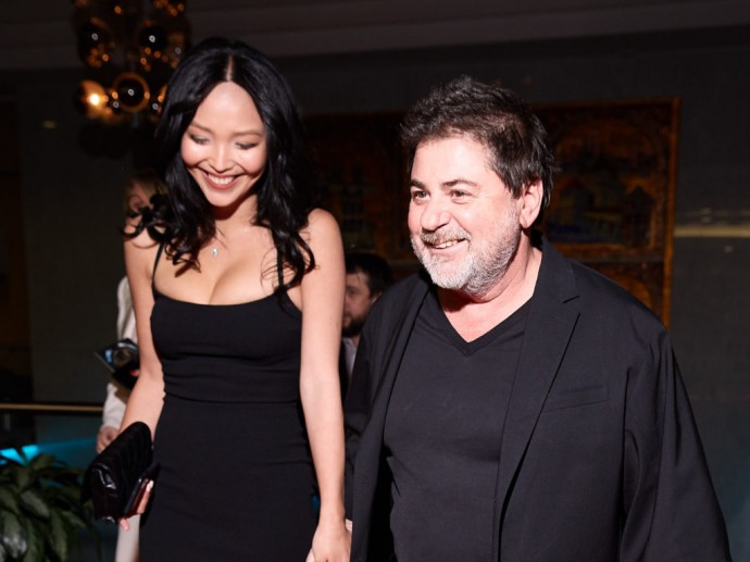 Александр Цекало подсунул свою молодую жену Павлу Прилучному