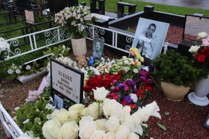 Дмитрий Певцов купил себе могилу