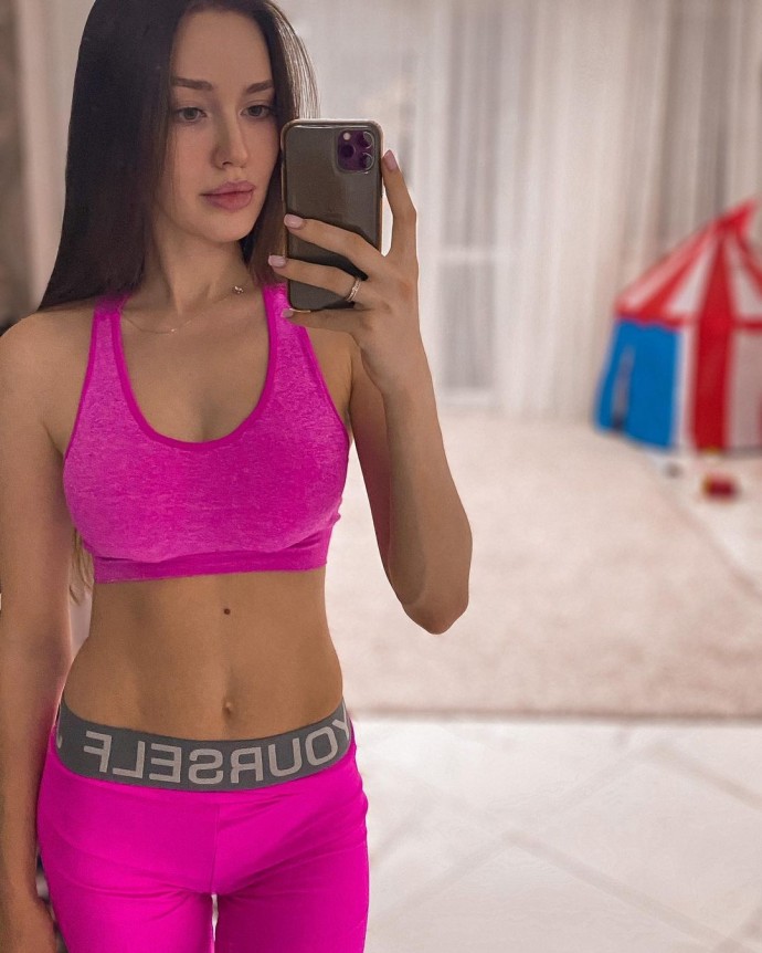 Анастасия Костенко показала, как изменилось ее тело за семь месяцев тренировок