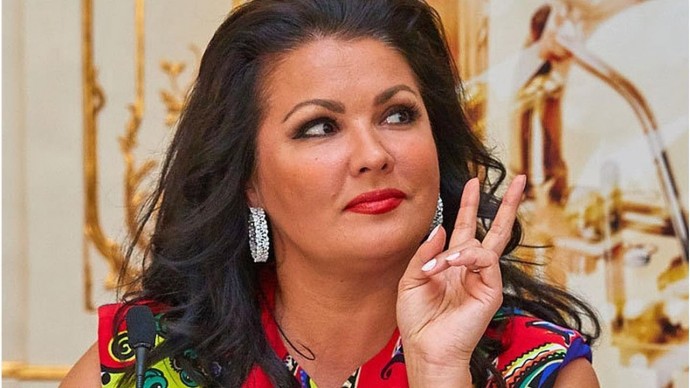 Анна Нетребко поделилась особенностями воспитания сына-аутиста