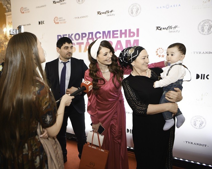 Рекордсмены Instagram в России получили свои награды