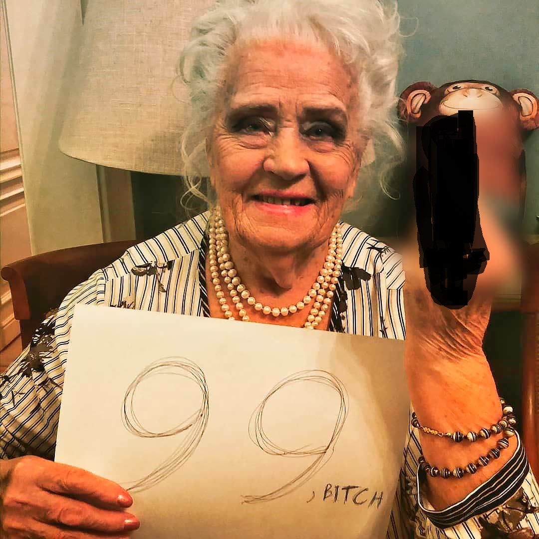 "99, сучка": мама Ирины Алферовой поразила поклонников дерзким снимком в честь дня рождения