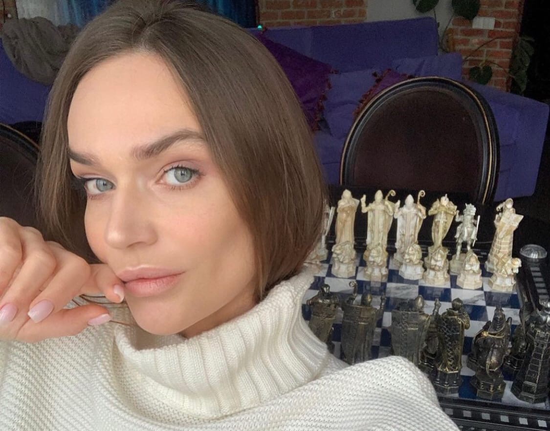 "Распускать нечего": Алёна Водонаева рассказала о проблемах с волосами
