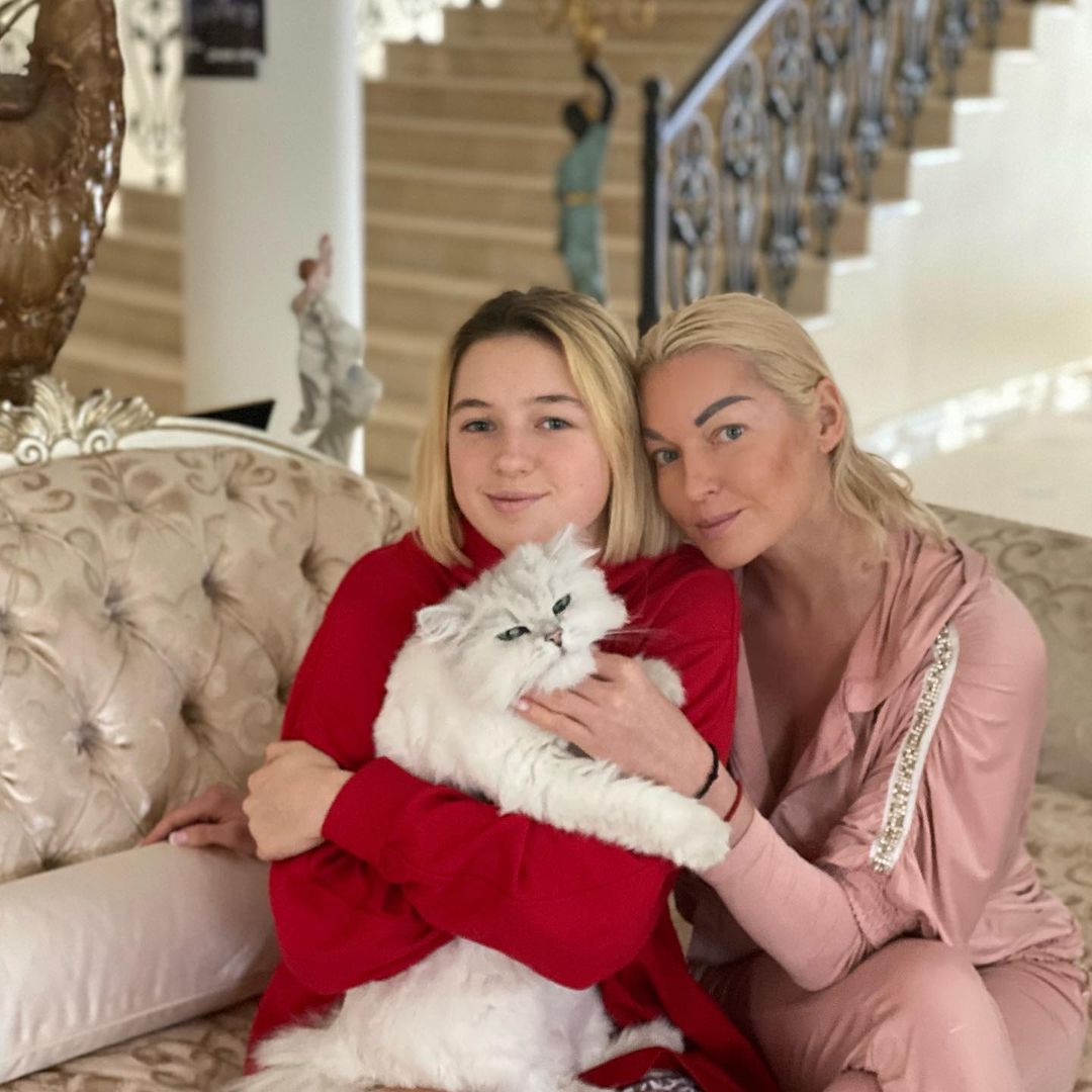 "Какая же она взрослая!": Анастасия Волочкова снова провела время с дочерью