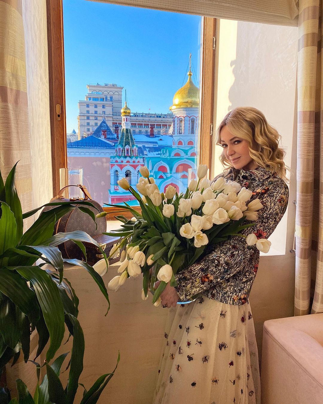 Яна Рудковская заняла последнее место в "Топ-20 российских женщин", значительно уступив Ольге Бузовой и певице Валерии