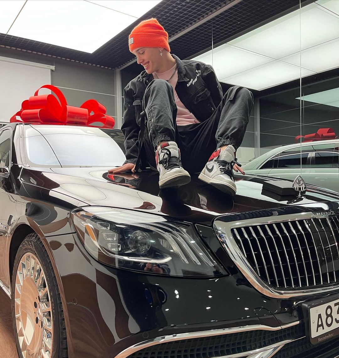 Даня Милохин купил люксовый автомобиль стоимостью свыше 10 миллионов рублей