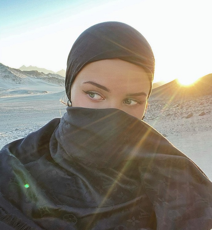 Настя Решетова окончательно сделала выбор в пользу стиля мусульманской женщины