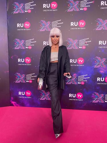 Рейтинг дня: Юлия Барановская пришла на премию Ру-тв в мужском костюме