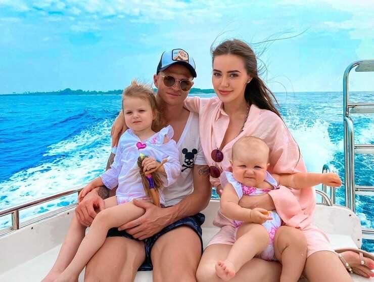 Анастасия Костенко ответила, зачем непрерывно рожает Дмитрию Тарасову детей