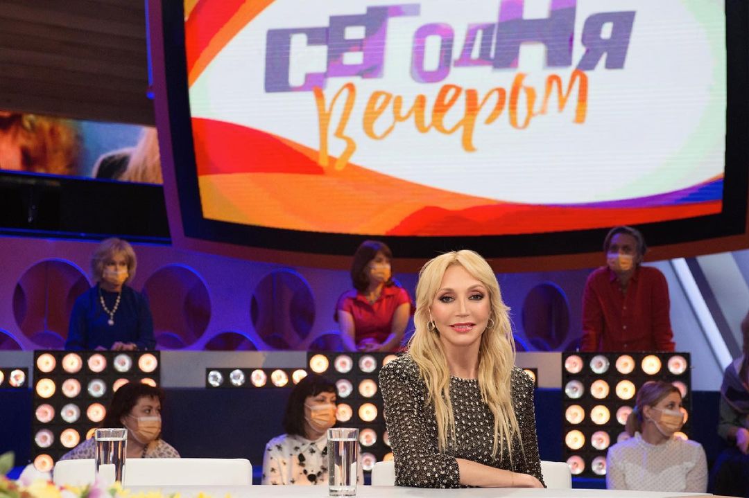 Рейтинг дня: Кристина Орбакайте в кожаных ботфортах удивила поклонников