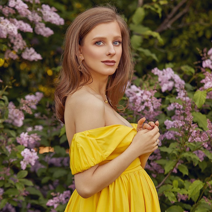 Лиза Арзамасова снялась в фотоссесии на заключительных месяцах беременности