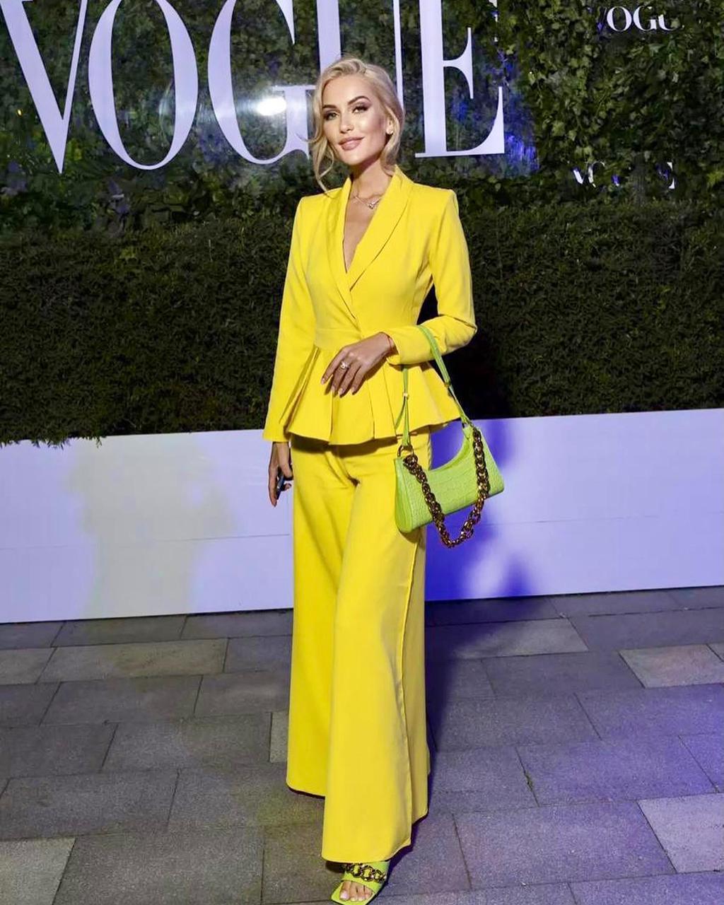 Таша Белая разбавила сочными красками летнюю вечеринку журнала Vogue