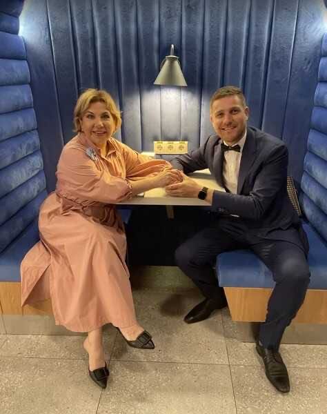 Шоу продолжается: Марина Федункив, несмотря на разоблачение мужа-гея, намерена и дальше дурить публику, заручившись поддержкой популярных СМИ