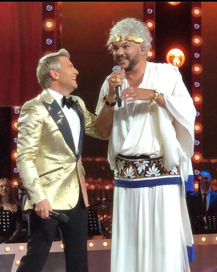 "Хорошо без черкашей": Филипп Киркоров старательно показывал зрителям "Новой волны" свои белые трусики