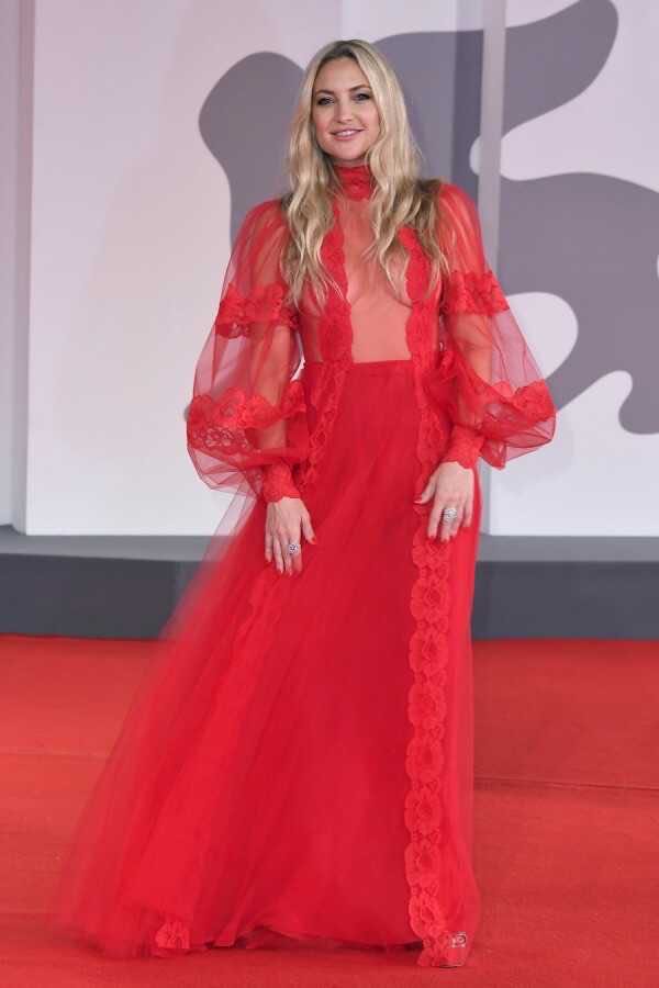 В сети обсуждают самые сексуальные платья Венецианского кинофестиваля