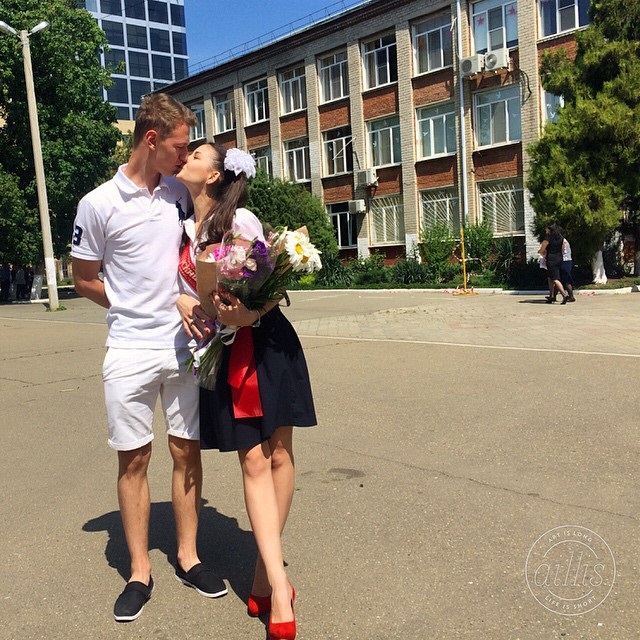 Вратарь футбольного «Краснодара» и Сборной России Матвей Сафонов попался на измене и разводится с женой