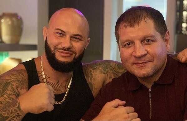 «Он еле ходит»: Александр Емельяненко оценил физическую форму вызвавшего его на бой Джигана