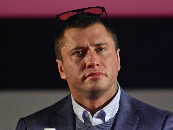 "Три кисты": Павел Прилучный рассказал о проблемах со здоровьем
