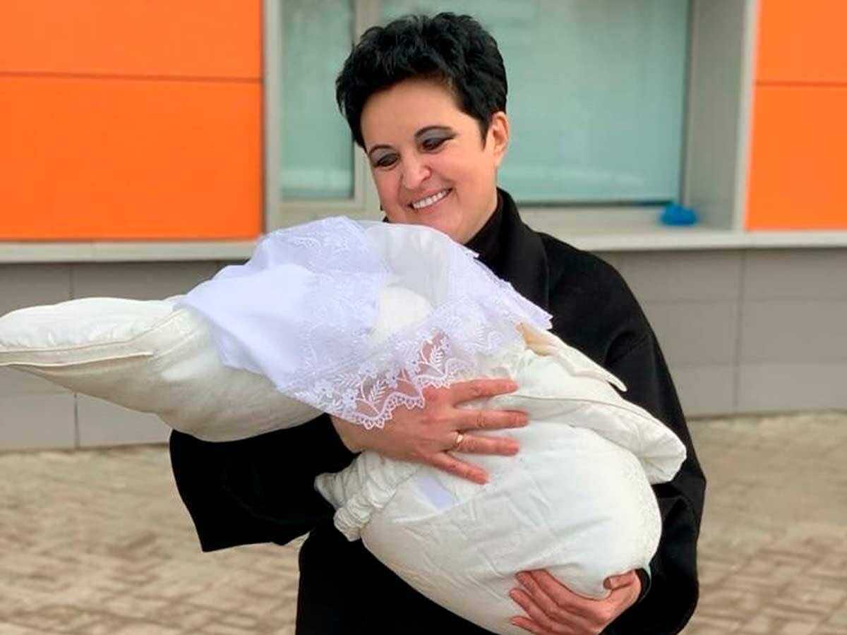 54-летняя Елена Голунова ответила на вопрос о суррогатной матери