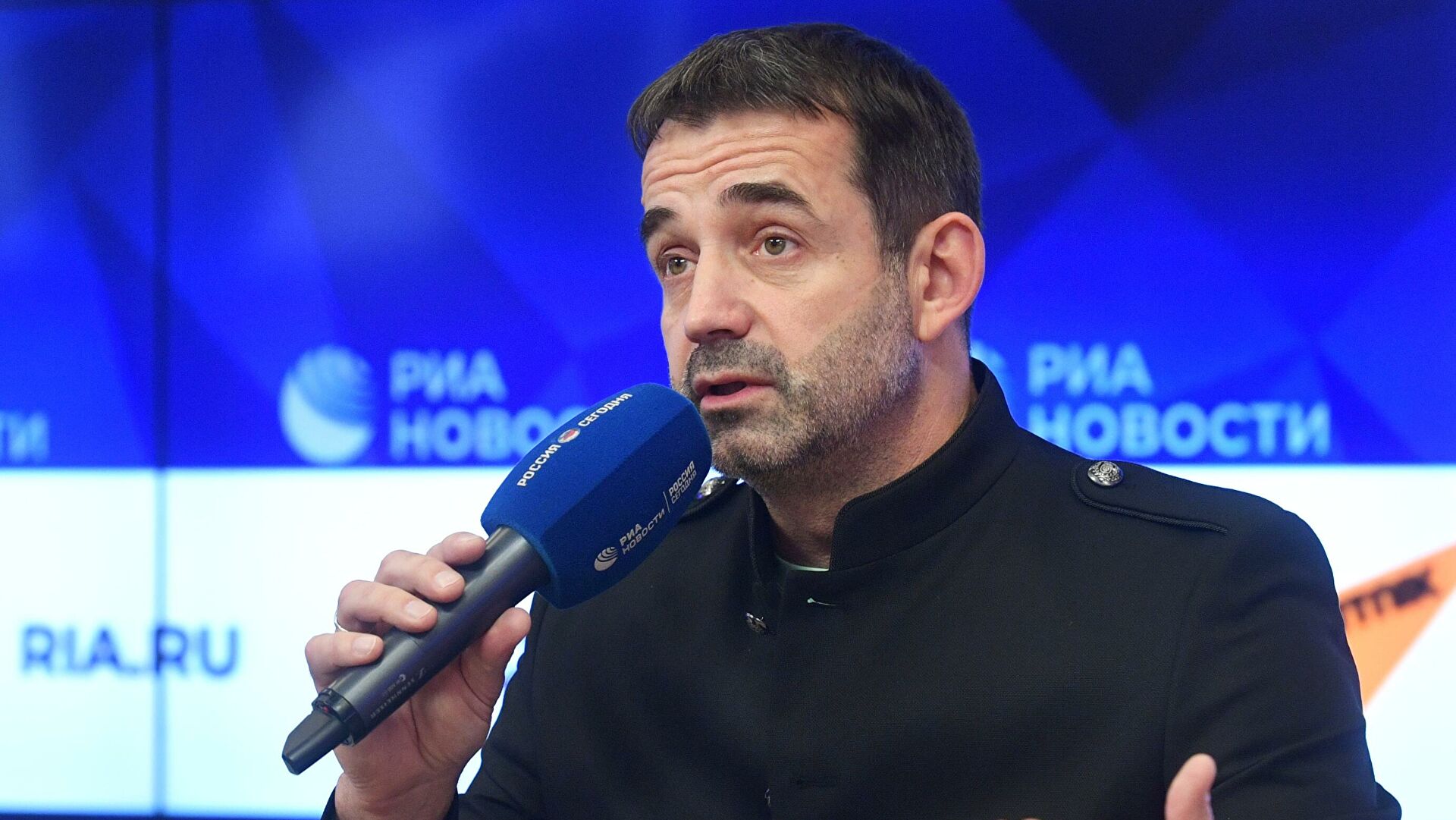 Начинающий депутат Дмитрий Певцов предложил Госдуме свою очередную идею 
