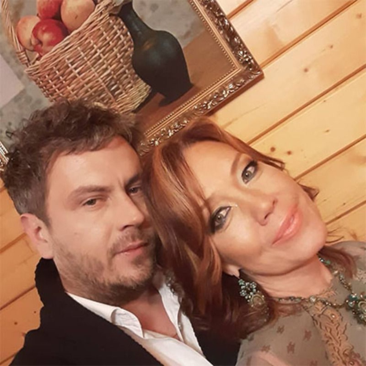 Азиза призналась, что позволяет молодому мужу заводить любовниц