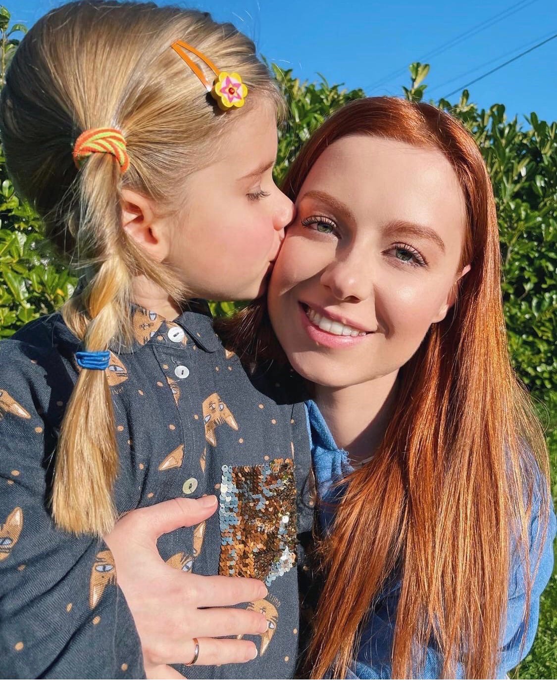 Julia Savicheva finally met her daughter
