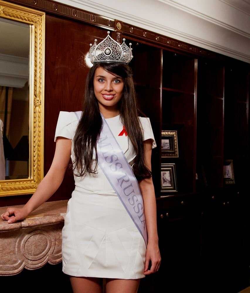 Не найдя богатого спонсора, «Мисс Россия 2013» Эльмира Абдразакова пришла на Дом-2 к бывшему уголовнику