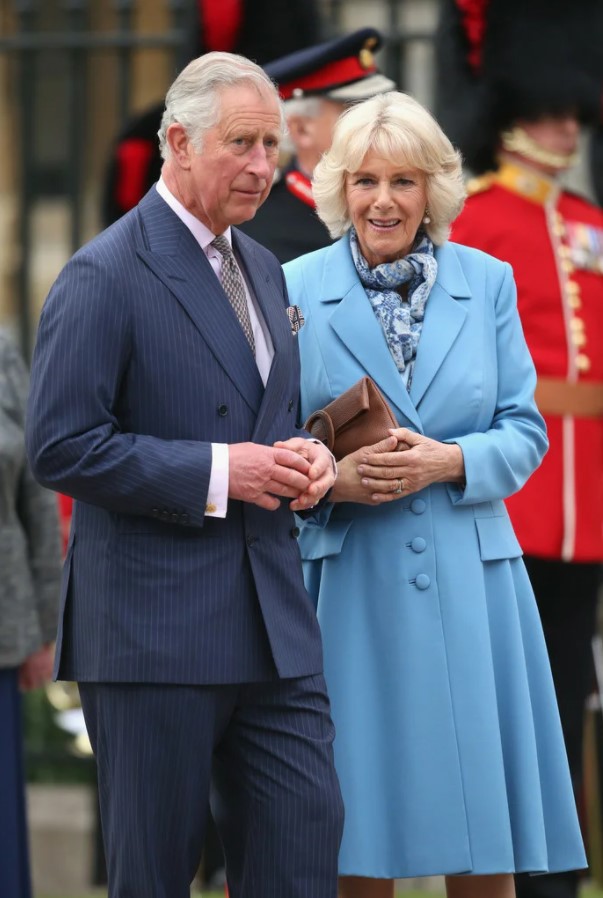 Стало известно, почему принц Чарльз внезапно хочет помириться с младшим сыном