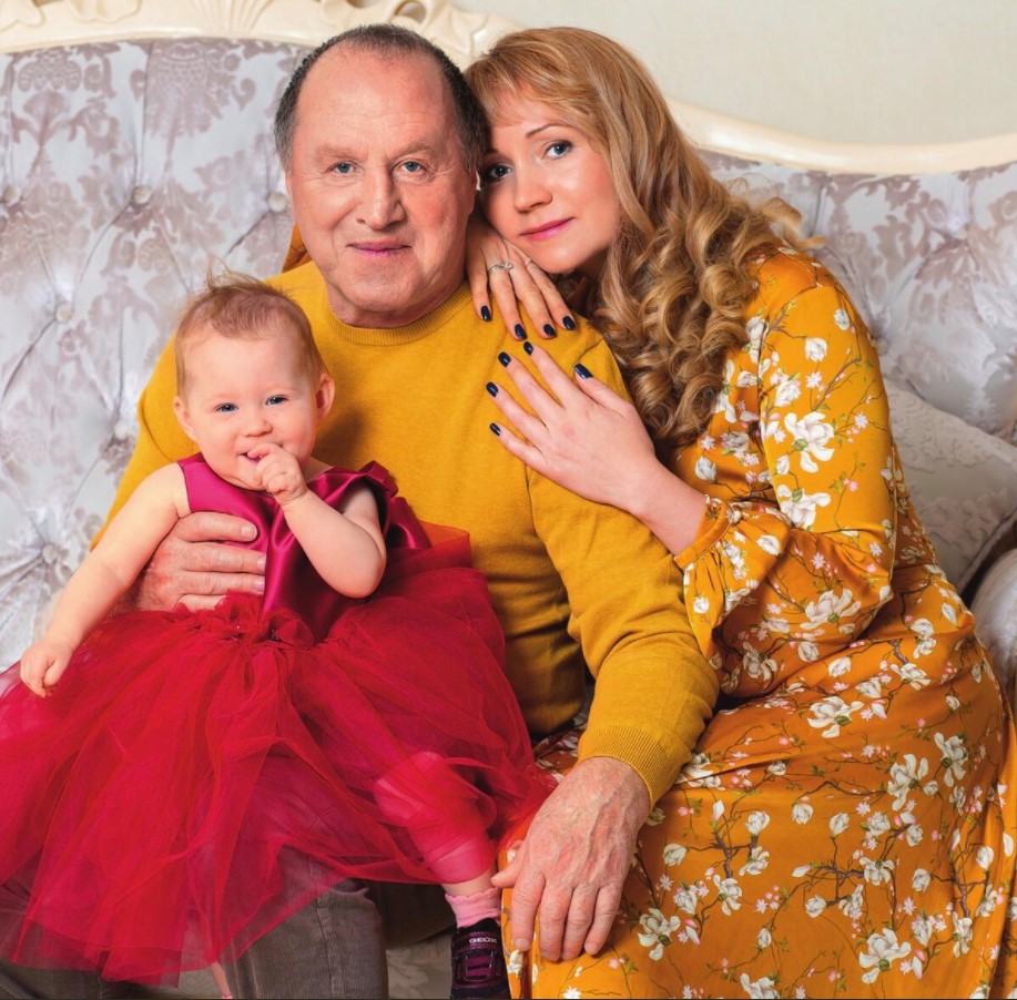 Владимир Стеклов признался, почему никогда не пожелает родной дочери такого мужа, как он сам