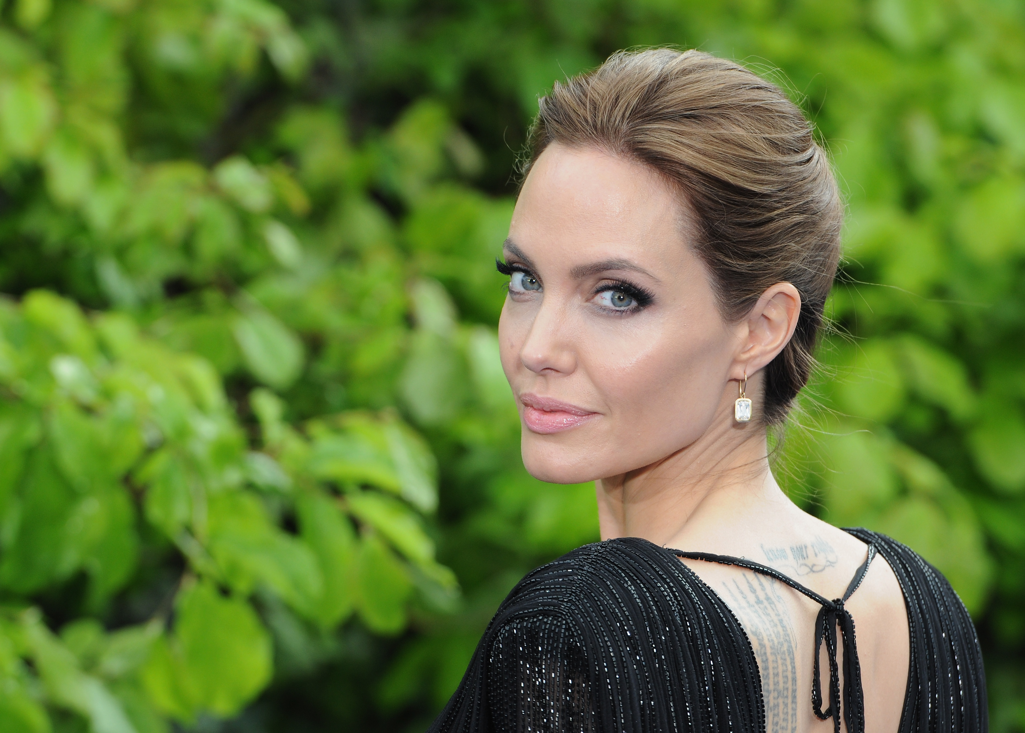 В сети обсуждают фото Анджелины Джоли без фотошопа и фильтров 