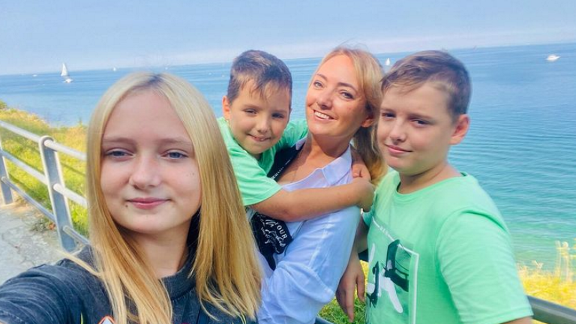 "Предала детей": Анастасия Макеева осудила переехавшую в США Светлану Малькову
