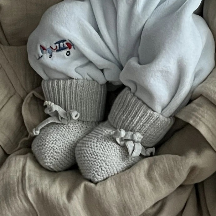 Влад Соколовский поделился первым фото новорожденного сына