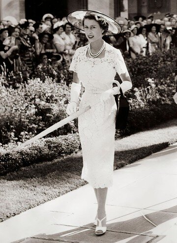 Кейт Миддлтон покорила англичан, повторив образ Елизаветы II 1954 года